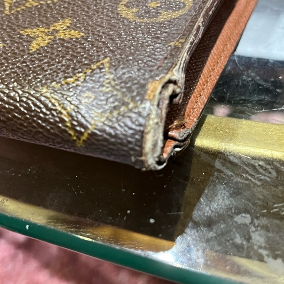 VINTAGE 90’s LOUIS VUITTON Monogram wallet. - Picture 10 of 13
